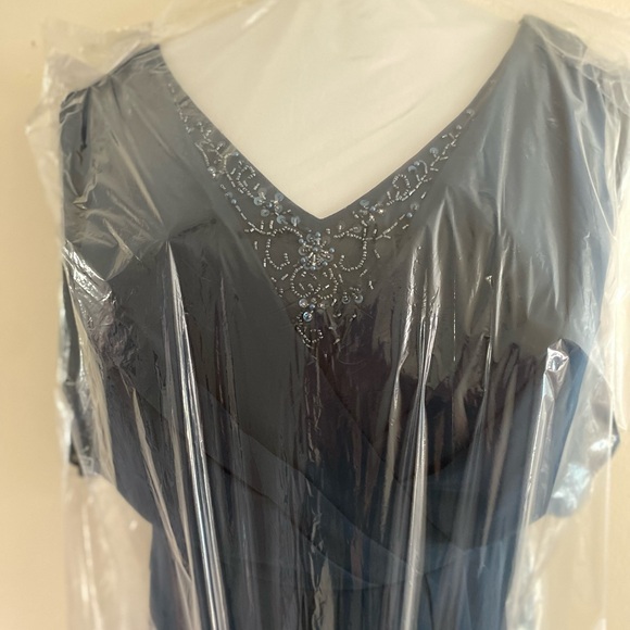 Azazie Size 22 Mother of the Bride or Groom Gown - Picture 4 of 4